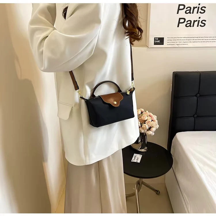 Camille Mini Sac Femme – Sac Bandoulière Compact avec Fermoir Doré & Détails Élégants - Image 11