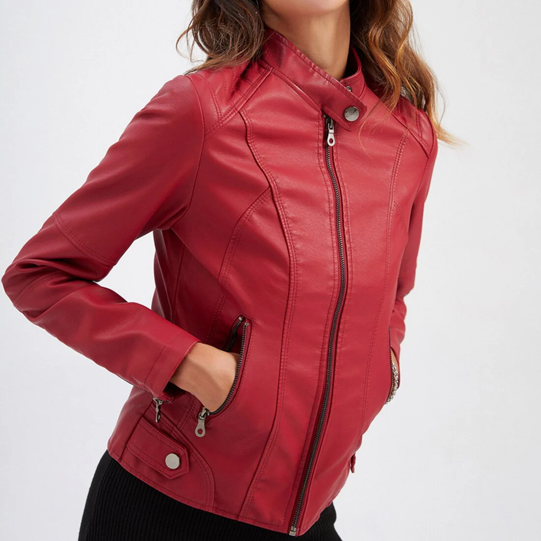 Diana Veste Femme en Cuir – Élégante Coupe Régulière avec Poches Zippées & Fermeture Éclair - Image 3