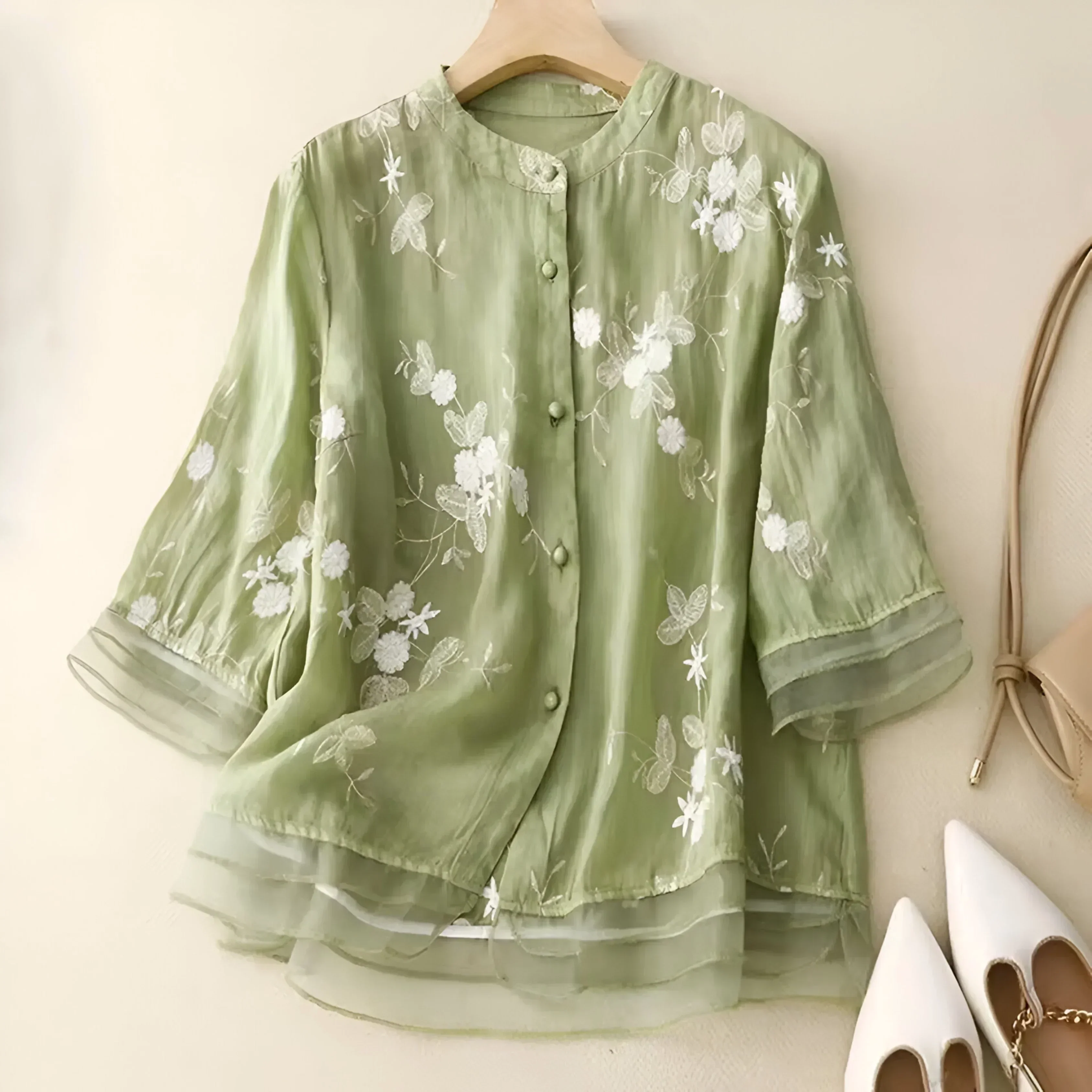 Emily Blouse Femme – Blouse Fleurie Élégante en Tissu Aérien à Coupe Classique - Image 10