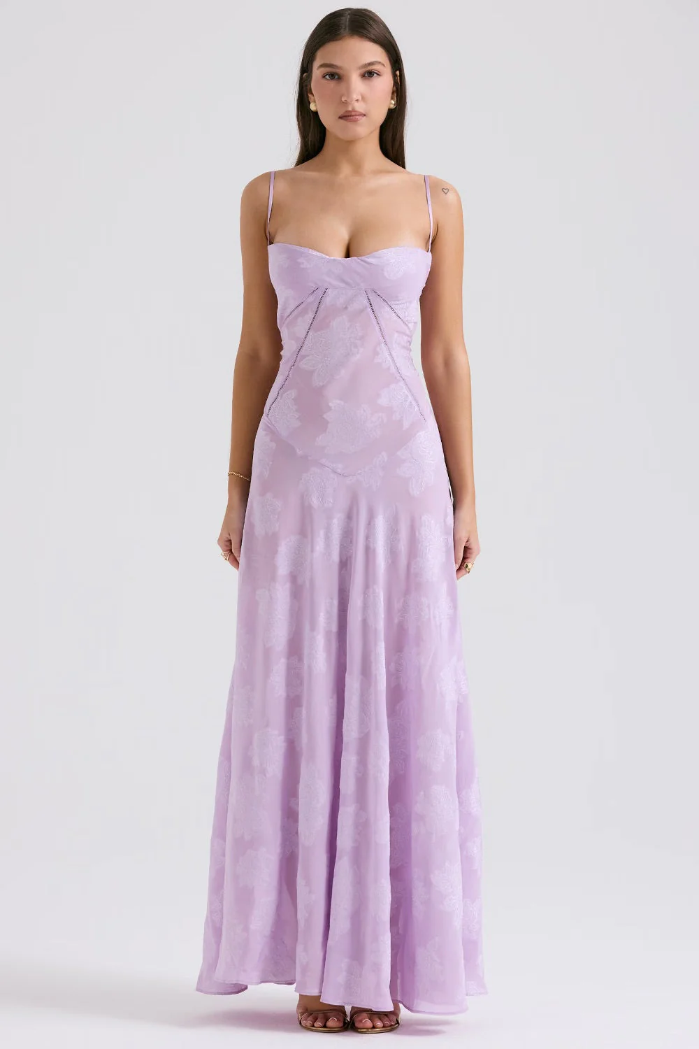 Kira Robe Longue Femme – Élégante Robe Noire en Dentelle avec Détails Floraux & Coupe Slim Flatteuse - Image 5