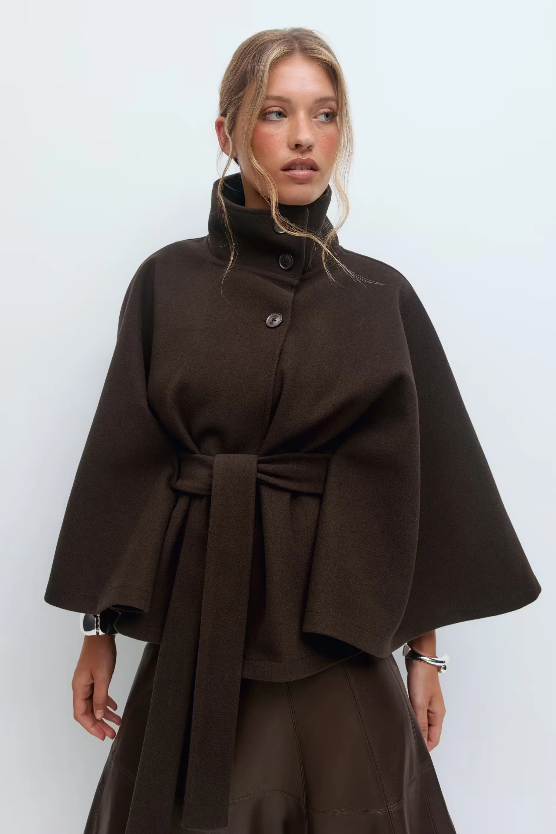 Lilia Milano Veste Femme à Manches Chauve-Souris – Manteau Épais en Polyester Chaud au Design Moderne Élégant - Image 6