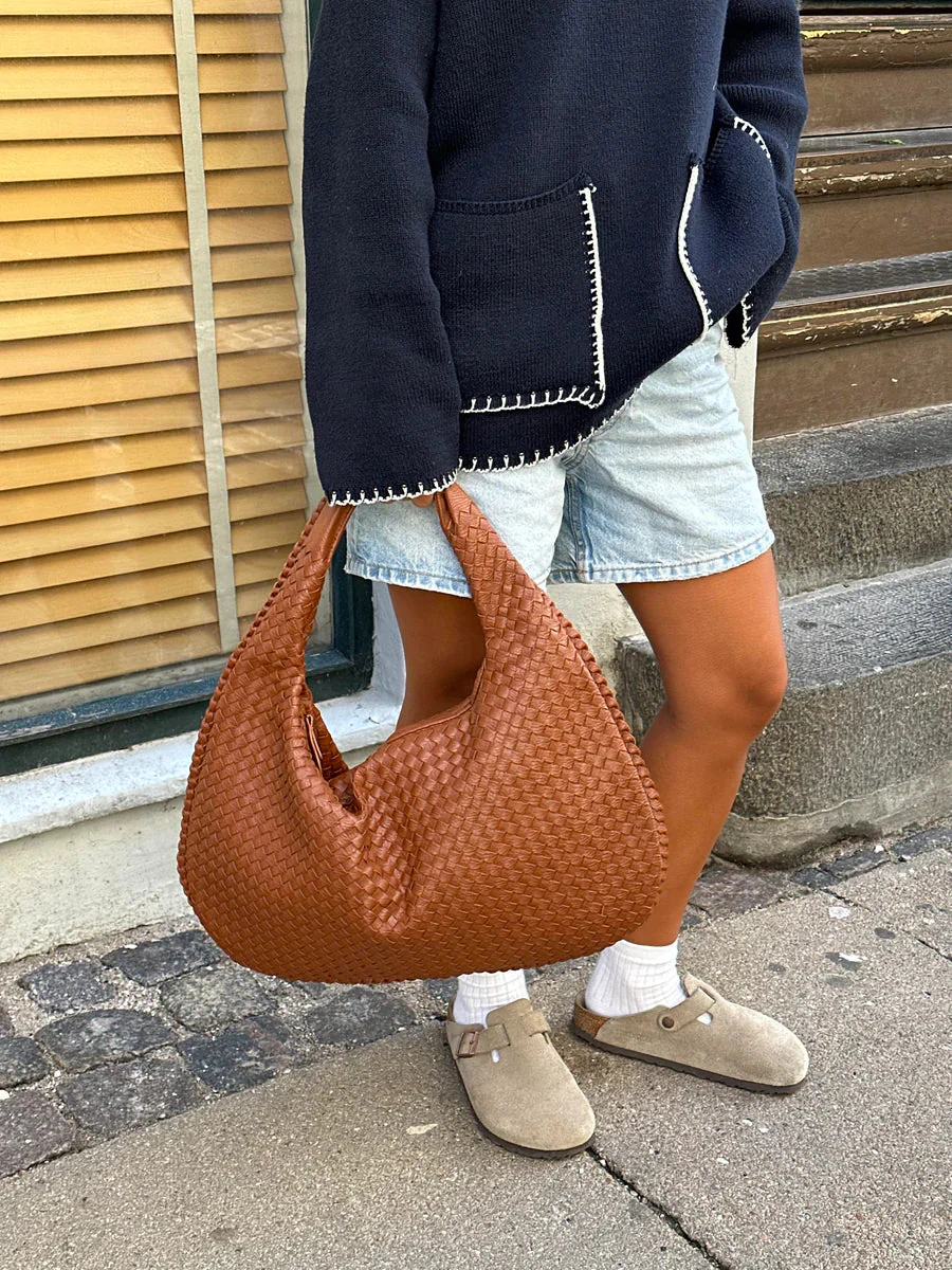 Noa Sac à Main Tressé Femme – Design Élégant en Cuir Végan avec Grand Espace et Fermeture Éclair - Image 10