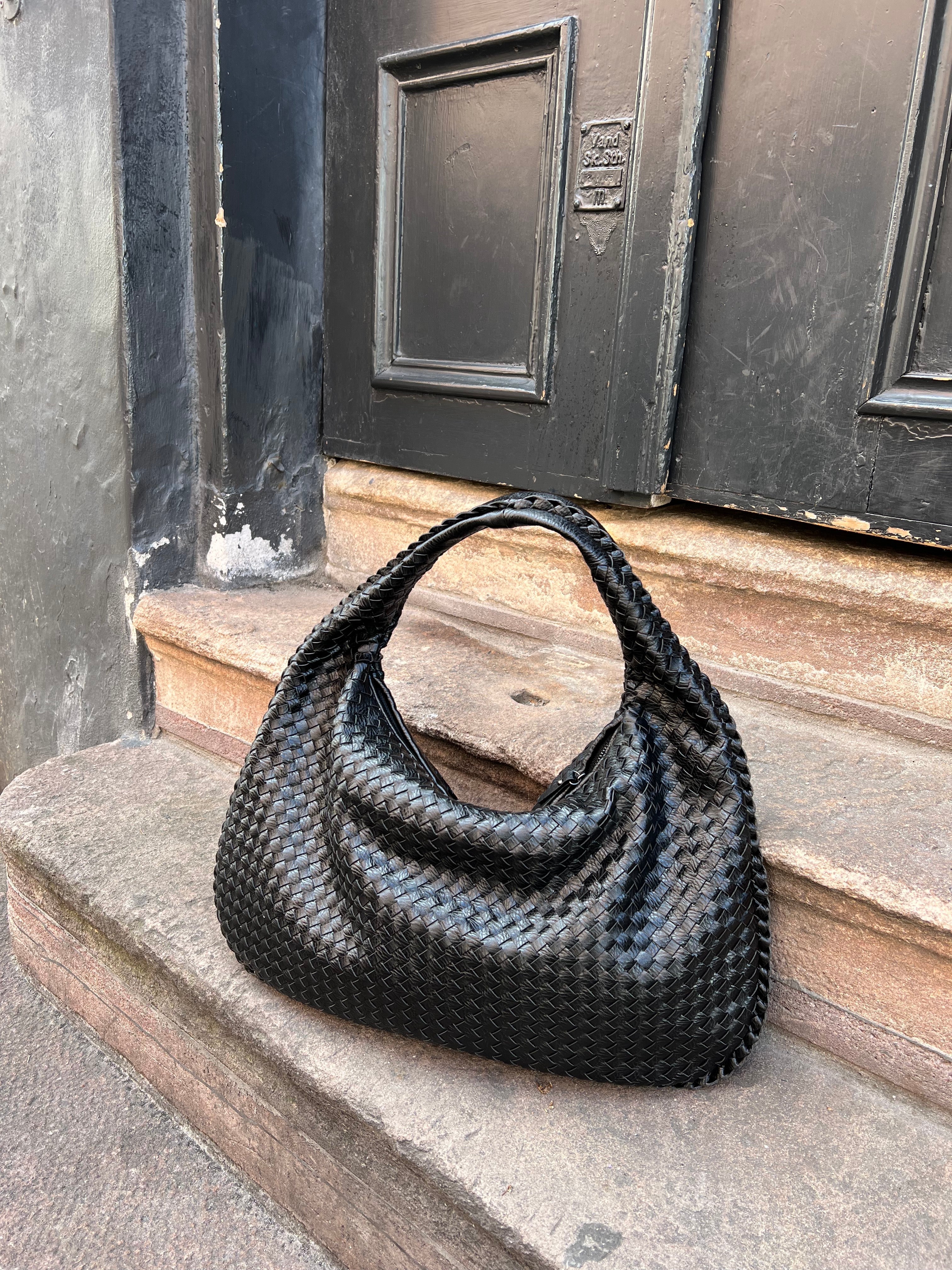 Noa Sac à Main Tressé Femme – Design Élégant en Cuir Végan avec Grand Espace et Fermeture Éclair - Image 4