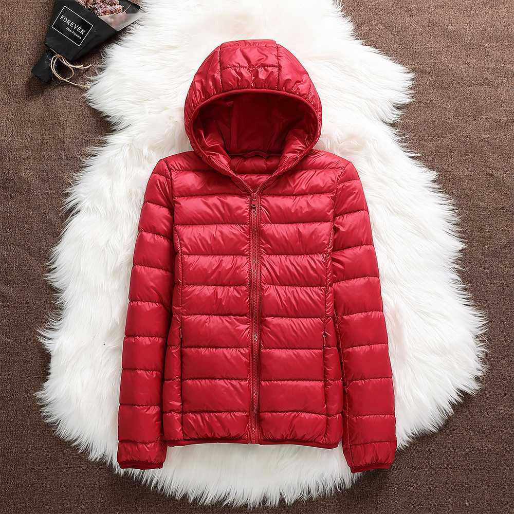Nora Veste Femme – Veste Imperméable Ultra-Légère avec Capuche Amovible & Plis Élégants - Image 10