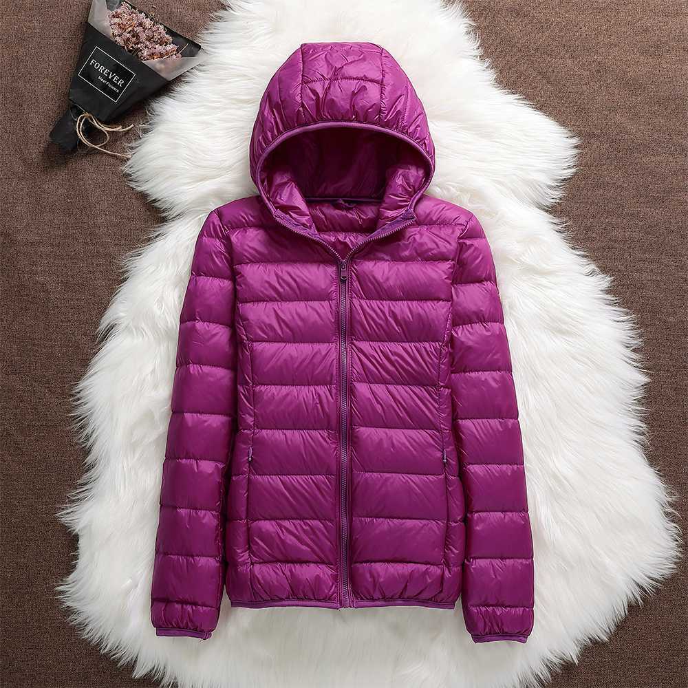 Nora Veste Femme – Veste Imperméable Ultra-Légère avec Capuche Amovible & Plis Élégants - Image 11