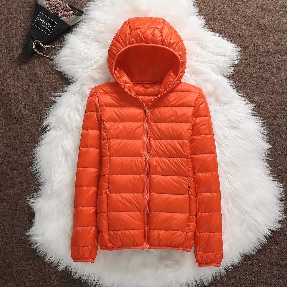 Nora Veste Femme – Veste Imperméable Ultra-Légère avec Capuche Amovible & Plis Élégants - Image 7